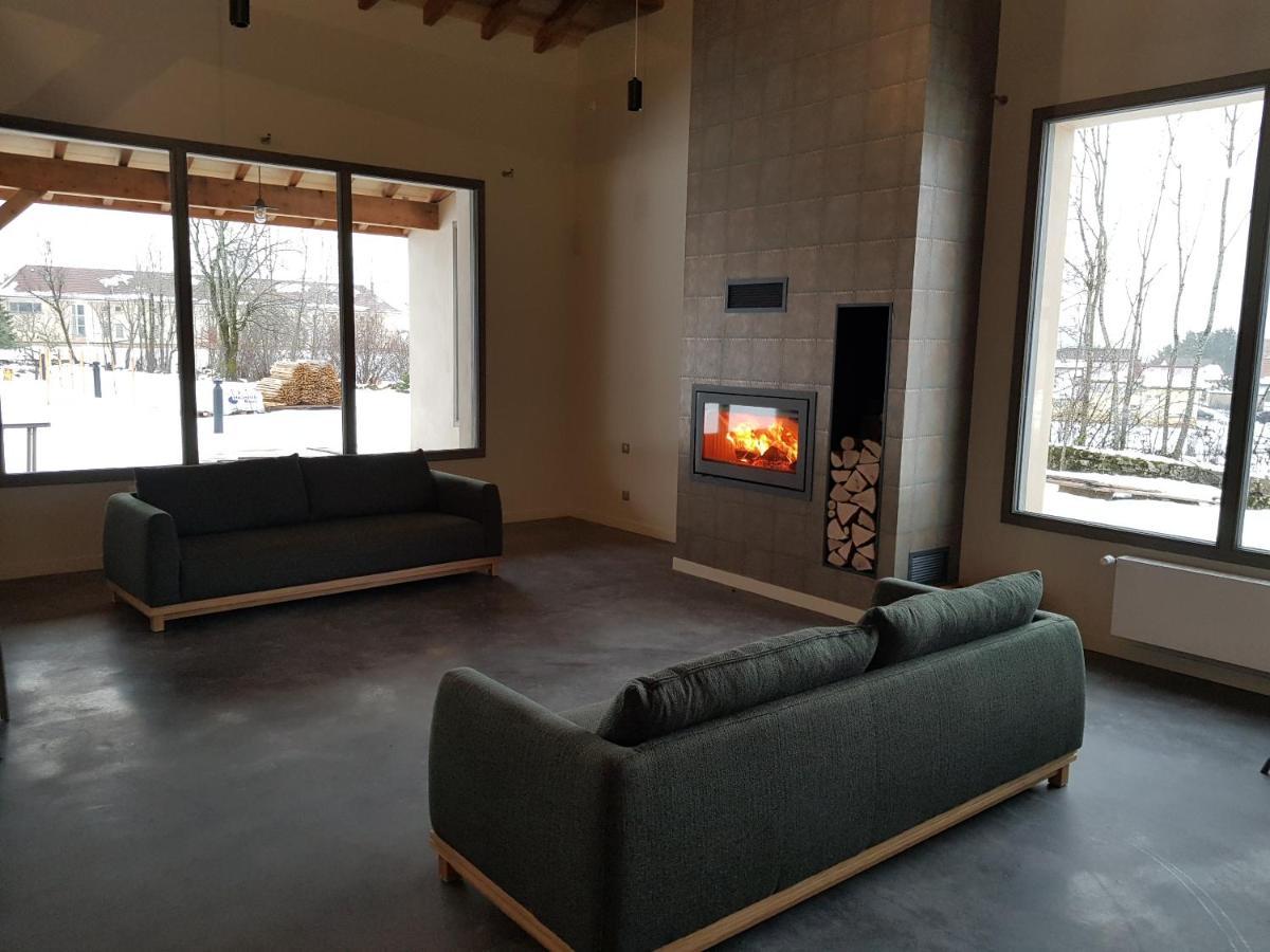 La Pause O Logis Gasthof Saint-Laurent-du-Jura